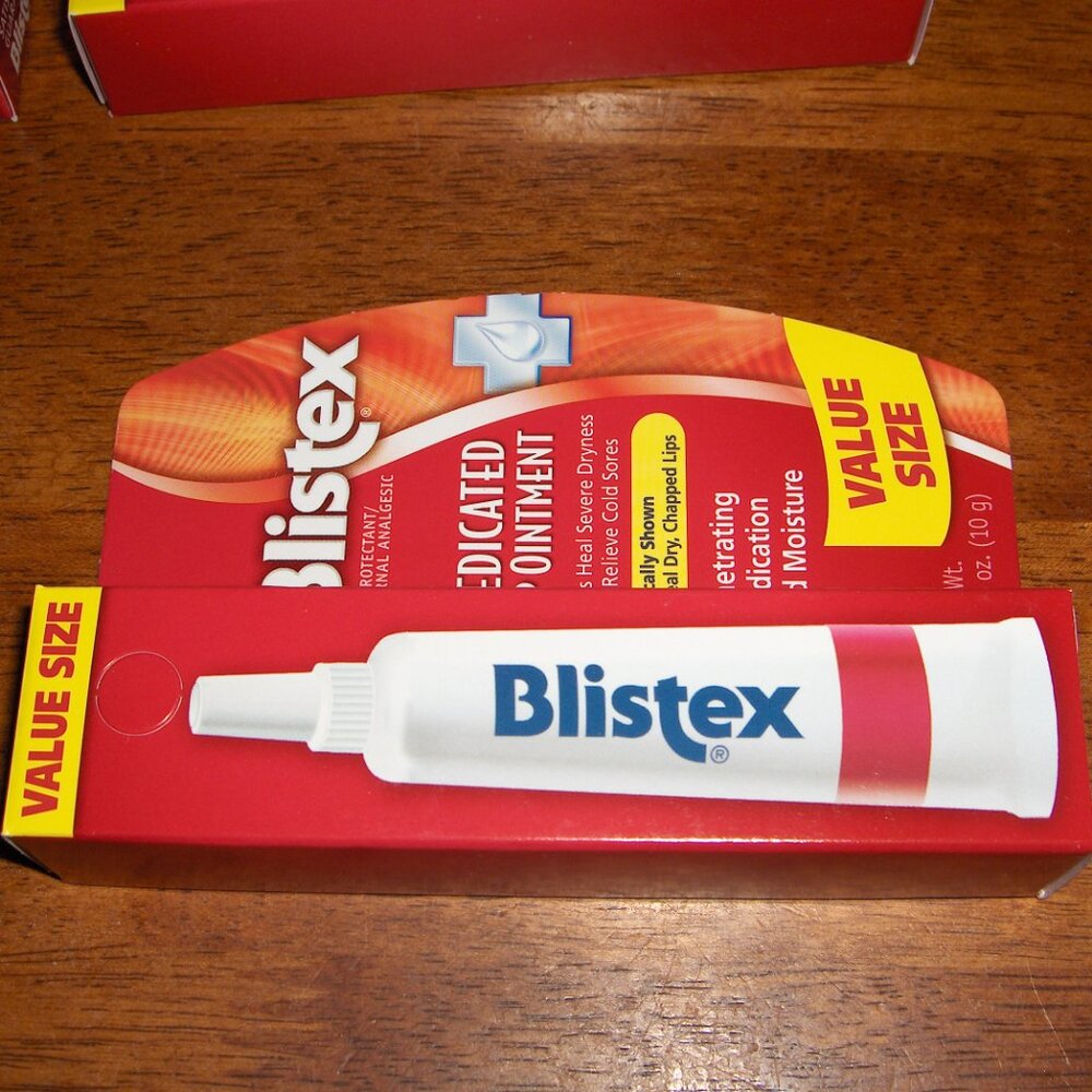 Blistex Medicated Ointment, 0.35 oz tubes, Lot 0f 6 - Picture 2 of 4